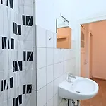 Zentrale Monteurwohnung Mit Kueche & Wlan Lägenhet Neumünster