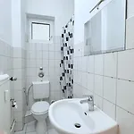 Lägenhet Zentrale Monteurwohnung Mit Kueche & Wlan *