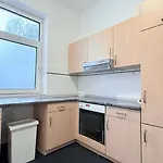 Zentrale Monteurwohnung Mit Kueche & Wlan *