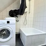 Zentrale Monteurwohnung Mit Kueche & Wlan Lägenhet