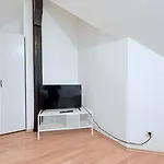 Zentrale Monteurwohnung Mit Kueche & Wlan