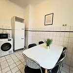 Lägenhet Zentrale Monteurwohnung Mit Kueche & Wlan