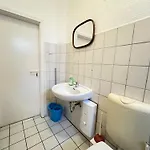Zentrale Monteurwohnung Mit Kueche & Wlan * Neumünster