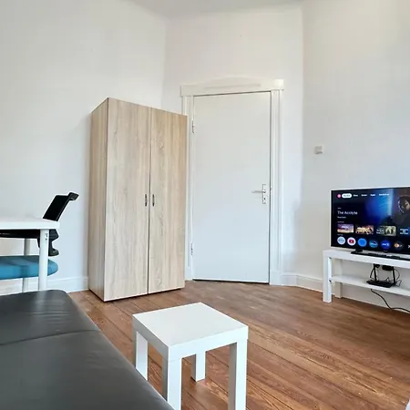 Apartment Zentrale Monteurwohnung In Kueche & Wlan Inklusive