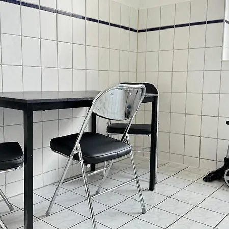 Zentrale Monteurwohnung In Kueche & Wlan Inklusive Neumuenster