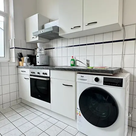 Apartment Zentrale Monteurwohnung In Kueche & Wlan Inklusive *