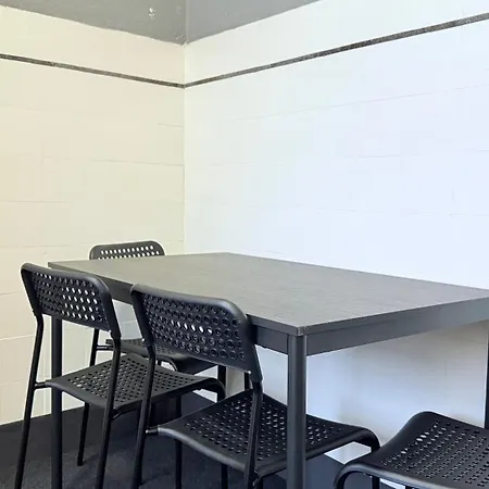 Apartment Zentrale Monteurwohnung In Kueche & Wlan Inklusive *
