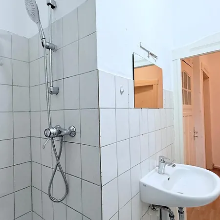 Zentrale Monteurwohnung Mit Küche&wlan * Neumünster