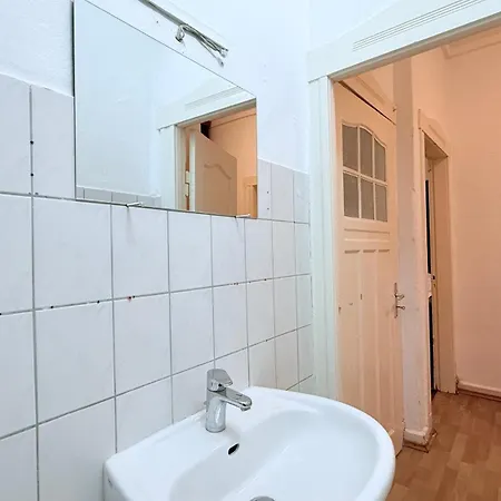 Zentrale Monteurwohnung Mit Kueche & Wlan Neumünster