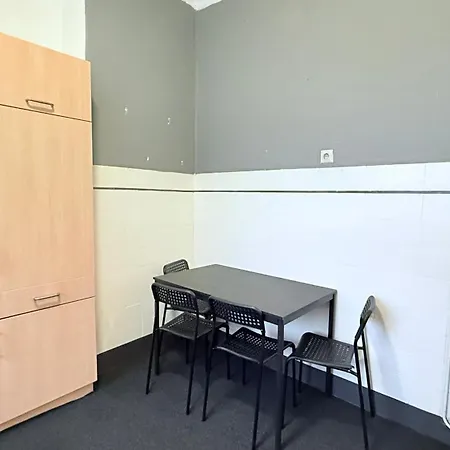 Zentrale Monteurwohnung Mit Kueche & Wlan Apartament Neumünster
