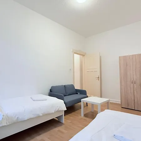 Zentrale Monteurwohnung Mit Küche&wlan Apartamento Neumünster