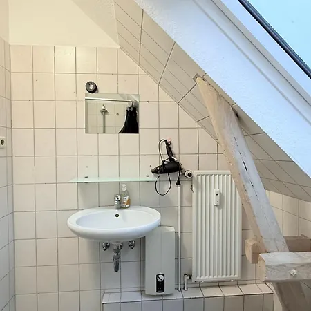 Apartament Zentrale Monteurwohnung Mit Kueche & Wlan