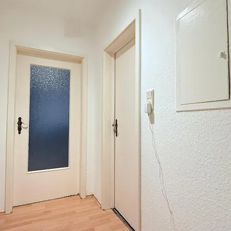 Zentrale Monteurwohnung Mit Küche&wlan Apartamento Neumünster