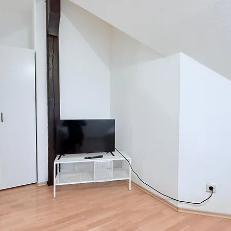 Zentrale Monteurwohnung Mit Kueche & Wlan