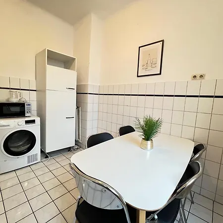 Apartament Zentrale Monteurwohnung Mit Kueche & Wlan