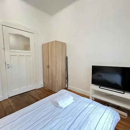Zentrale Monteurwohnung Mit Küche&wlan Apartamento
